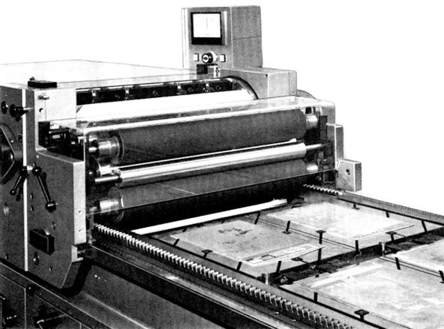 Detail of the FAG Densicolor DC and the massive ink distribution system on the FAG Control 525MRS, consisting of 2 extra riders. From a Swiss Catalog from 1972.