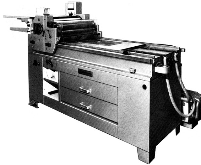 FAG Control 525-MRS equipped with a vacuum base PLA/VAK. From a Russian advertisement from 1972.