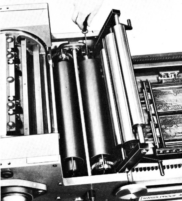 The later motorized inking system of the FAG Swissproof 40 was identical to the one one the FAG Control 405. From a Swiss Catalog from the early 1970ies.