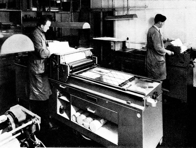 FAG Control 525 in use. From an English advertisement from the 1960ies