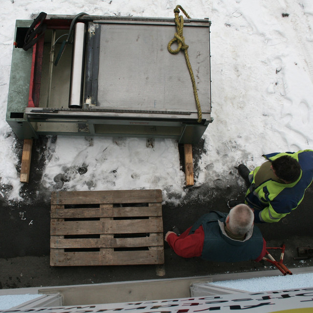 05.02.077 ‹Block› standing on the street in front of my studio in spring 2010.