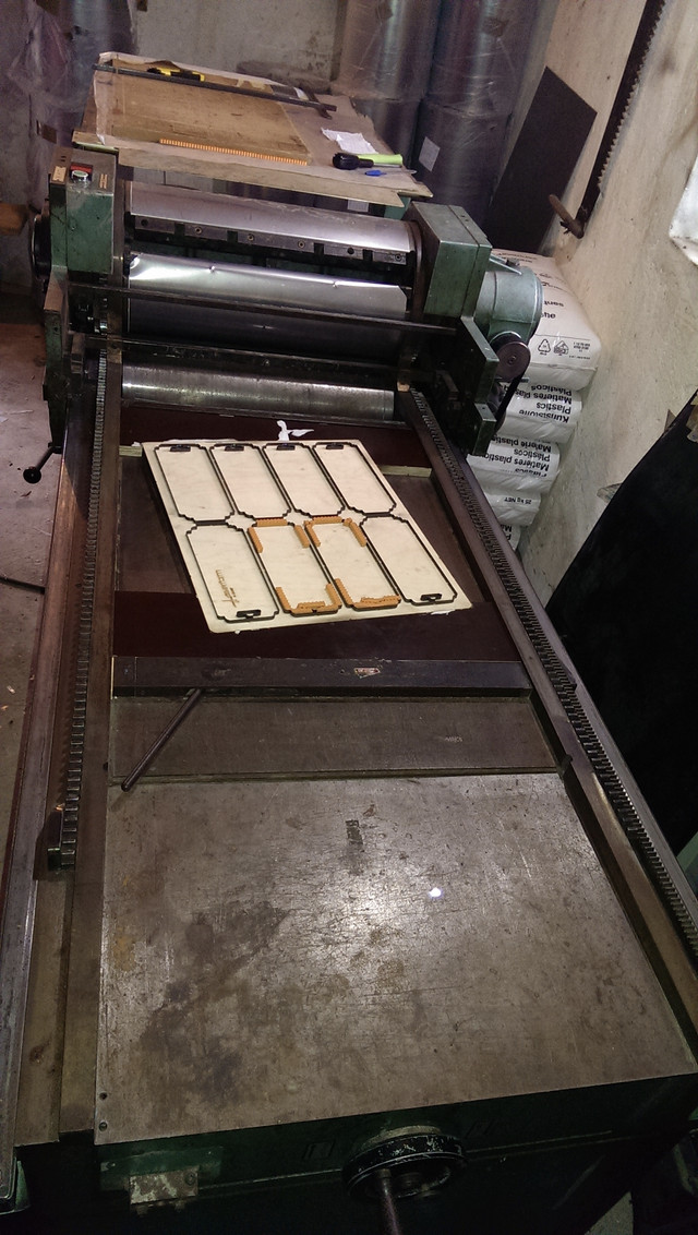 Grippers have been removed on this press.